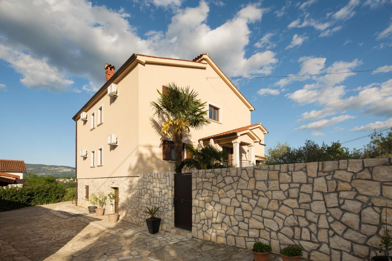 Villa Vesna With Sauna, Hot Tub Potpićan Exteriér fotografie